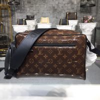 LOUIS VUITTON 루이비통 크로스백 M43884