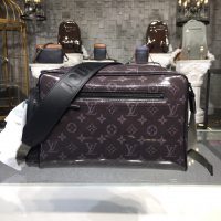 LOUIS VUITTON 루이비통 크로스백 M43884