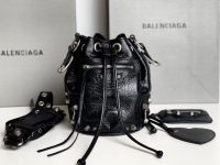 BALENCIAGA 발렌시아가 크로스팩 B151917