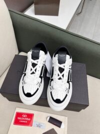 VALENTINO 발렌티노 스니커즈 V230238