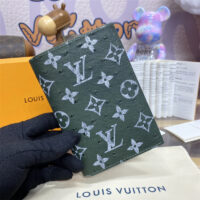 LOUIS VUITTON 루이비통 여권지갑 N85943