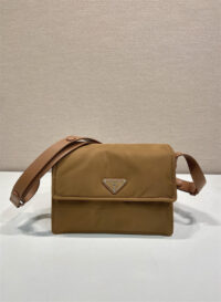 PRADA 프라다 미디엄 리나일론 패딩 숄더백 메신저백 1BD258