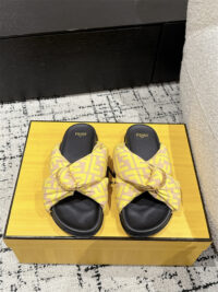 FENDI 펜디 슬리퍼 F504004