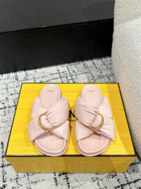 FENDI 펜디 슬리퍼 F504005