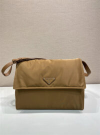 PRADA 프라다 미디엄 리나일론 패딩 숄더백 메신저백 1BD256