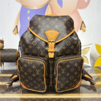 LOUIS VUITTON 루이비통 몽수리 카고 백팩 M14015