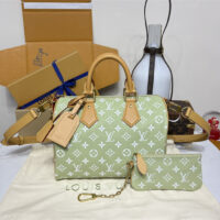 LOUIS VUITTON 루이비통 스피디 P9 반둘리에 30 토트백/크로르백 M14064