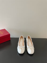 VALENTINO 발렌티노 플랫슈즈 V505024