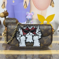 LOUIS VUITTON 루이비통 월릿 온 체인 아이비 크로스백 M15148
